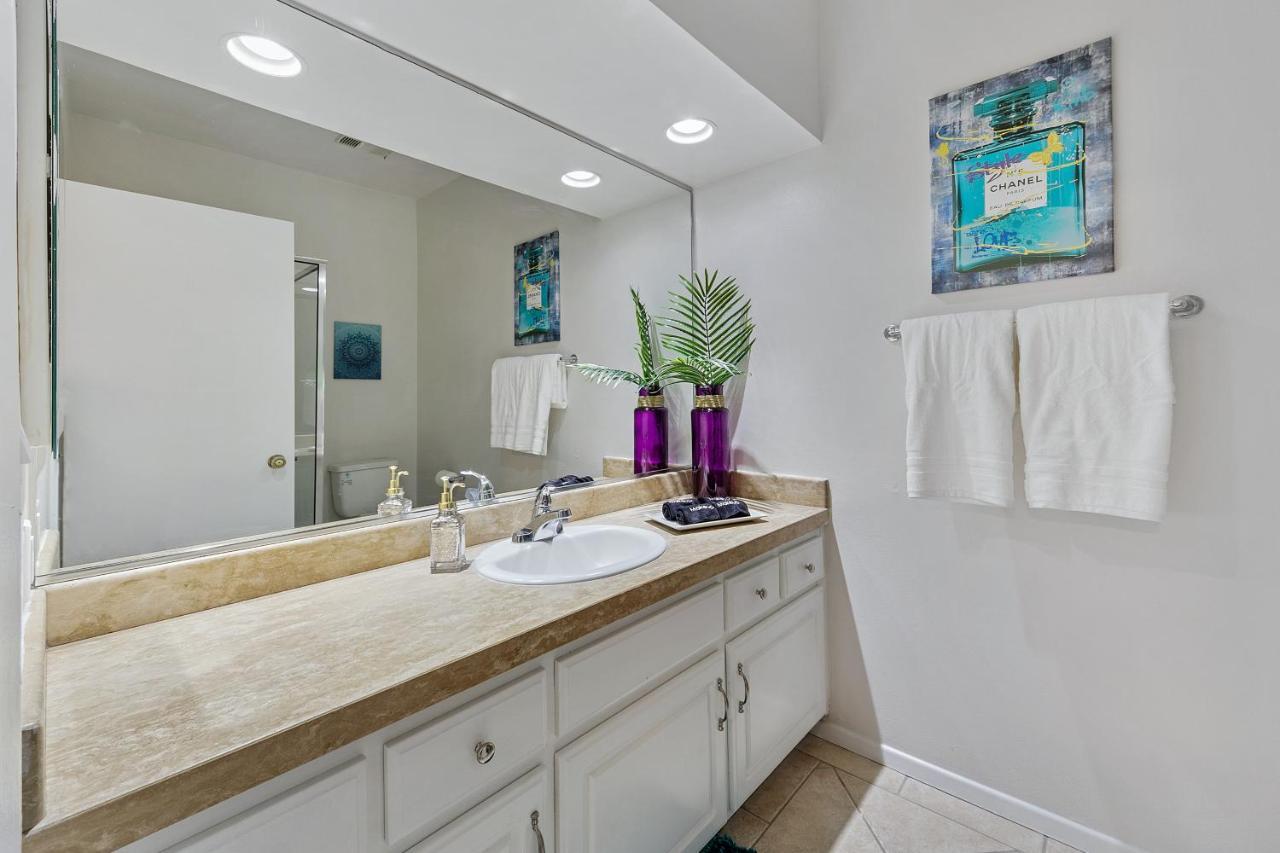 לוס אנג'לס Beverly Hills Chic 2 Bed 2Bath With Patio And Parking 309 מראה חיצוני תמונה